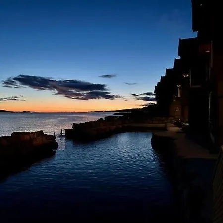 Preikestolen Panorama - Seaside Apartment Jorpeland